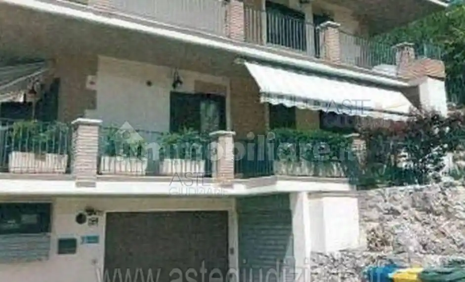 Appartamento all'asta via Lazio, L'Aquila - foto 4