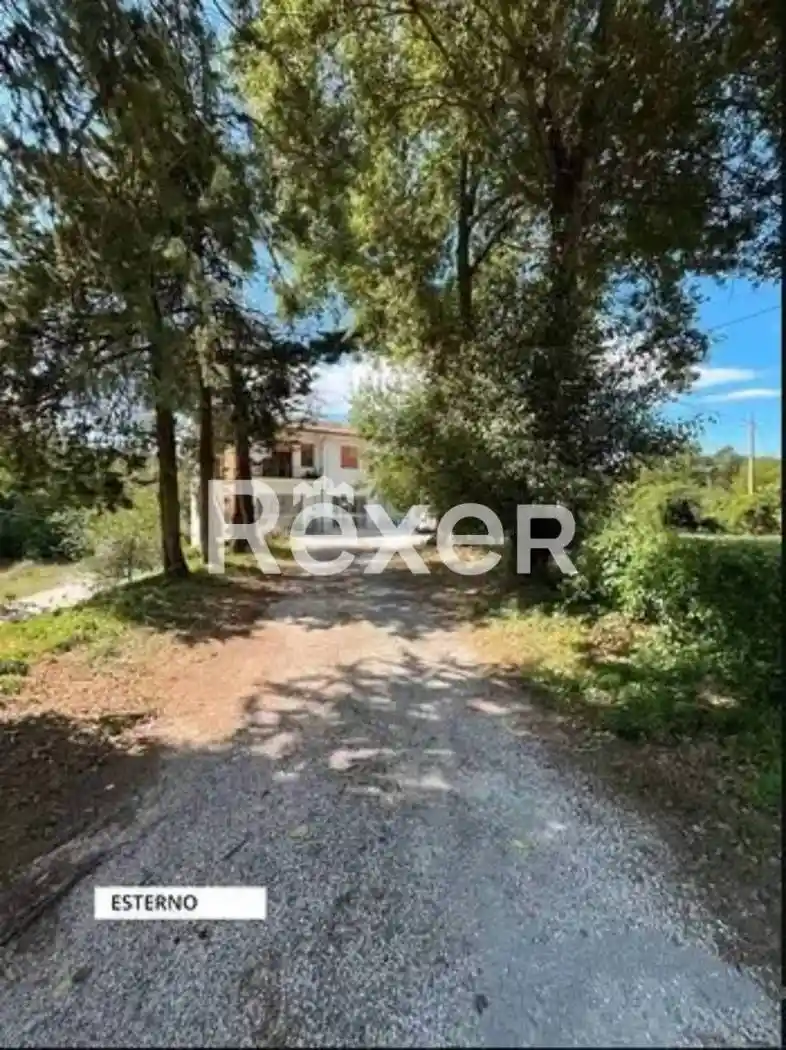 Villa in vendita a Pergola