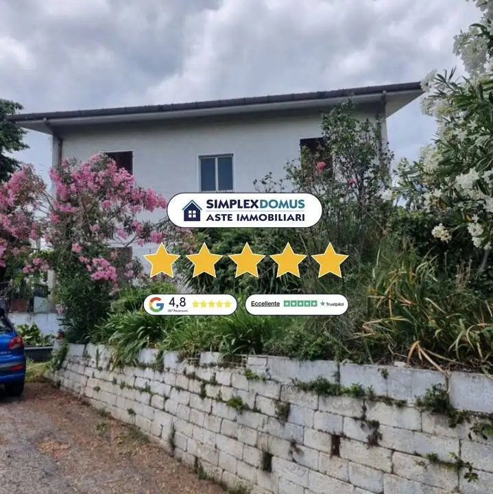 Villa in vendita a Nocciano