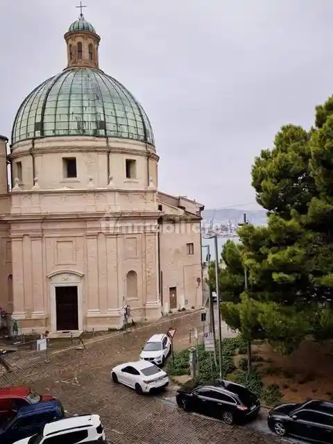 Appartamento in affitto a Ancona