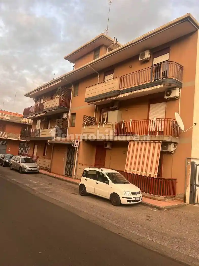 Appartamento in vendita a Aci Catena