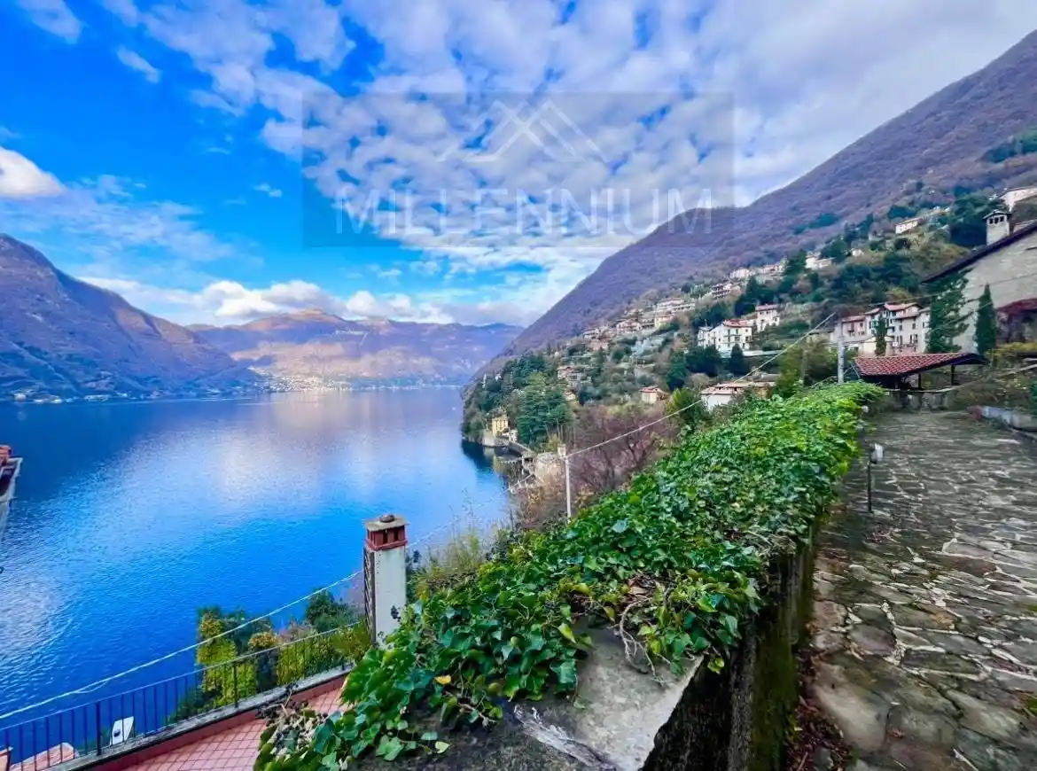 Appartamento in vendita a Nesso