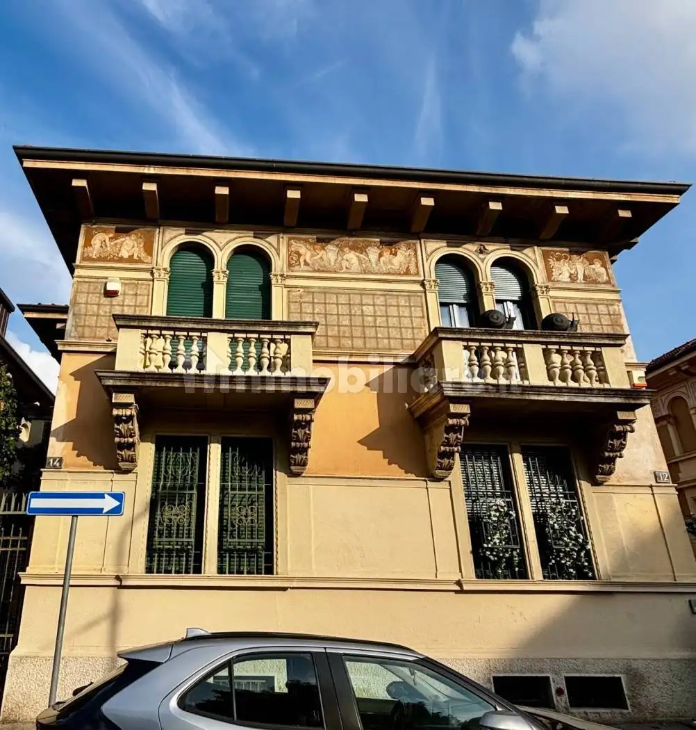 Villa in vendita a Milan
