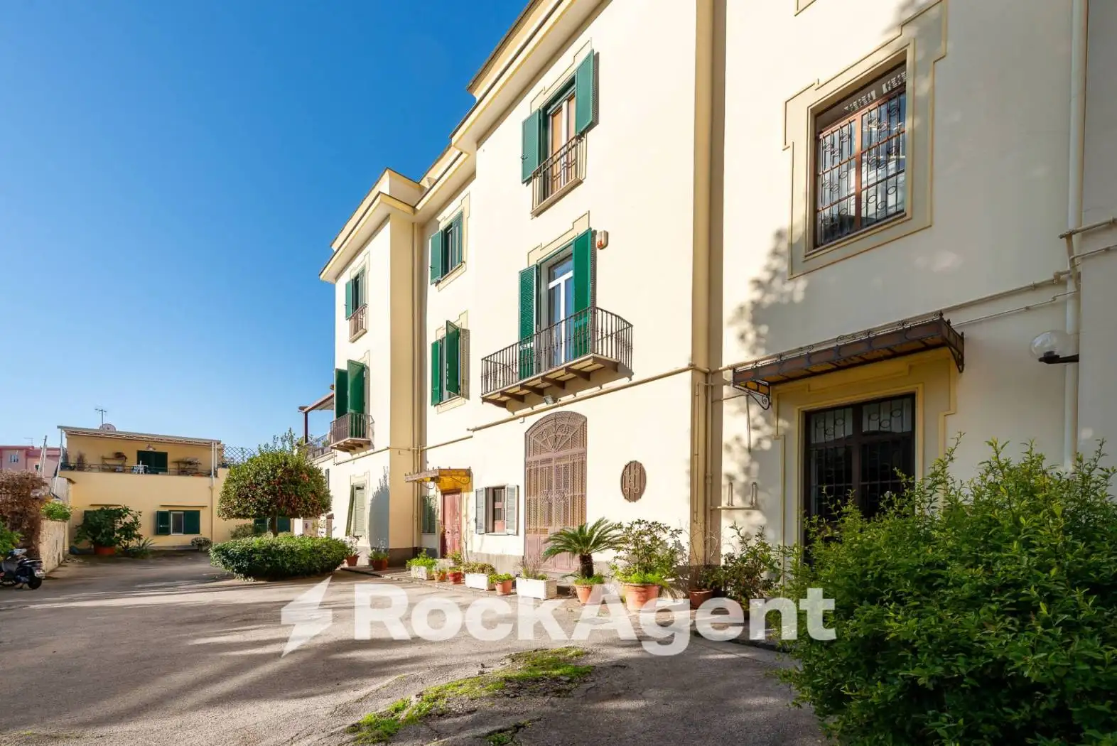 Appartamento in vendita a Napoli