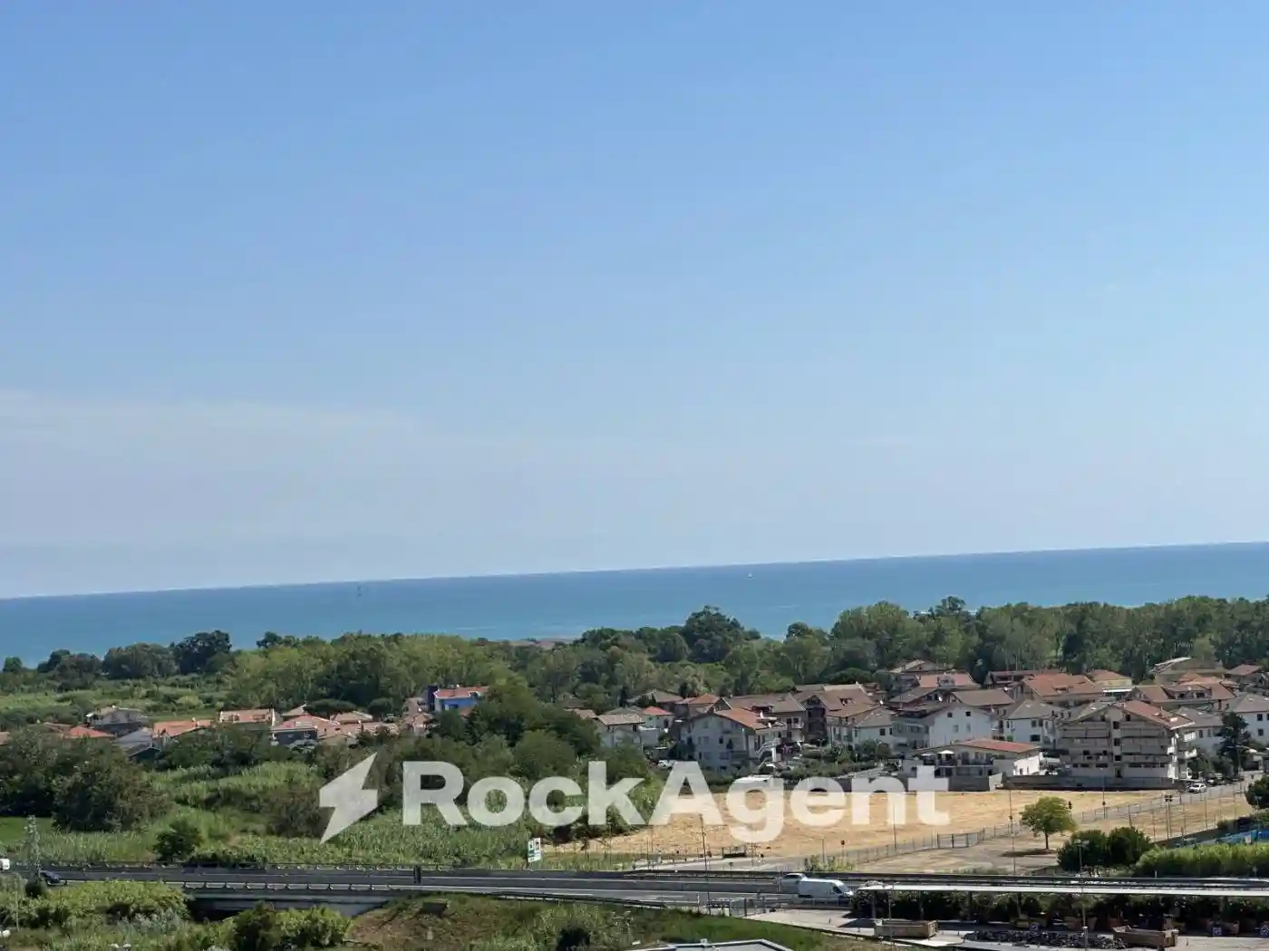 Bilocale via Levante, San Martino Bassa, Città Sant'Angelo - foto 2