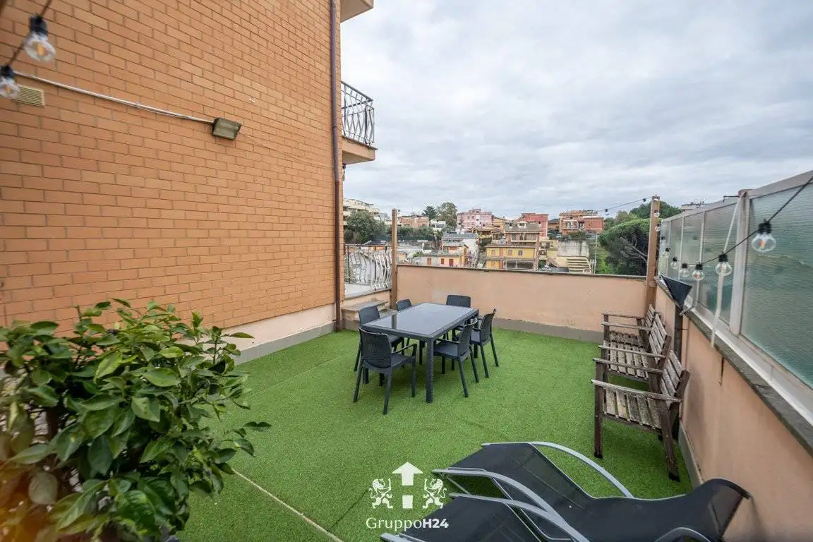 Appartamento in vendita a Roma