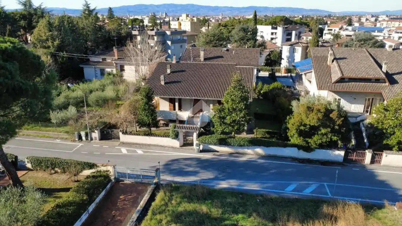 Villa in vendita a Foligno