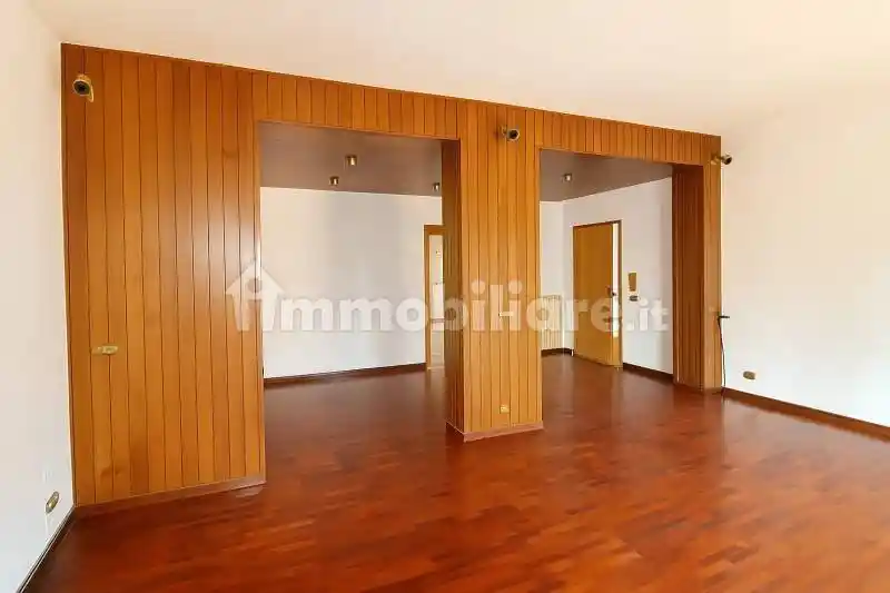 Appartamento in affitto a Jesi