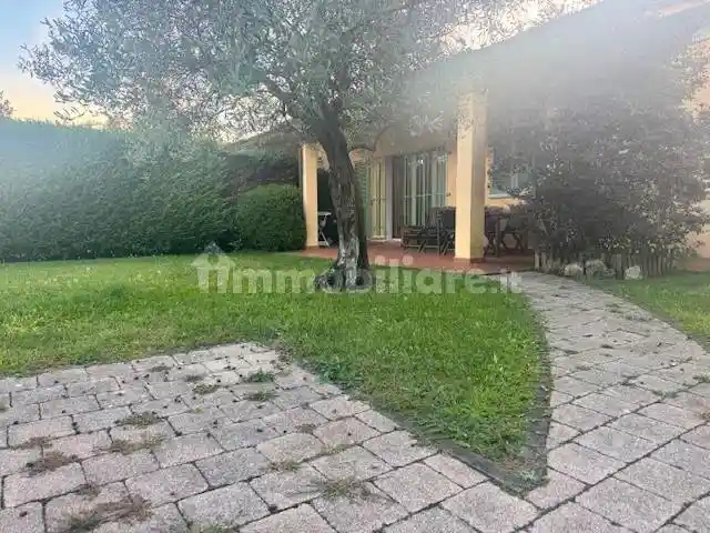 Casa indipendente in vendita a Sarzana