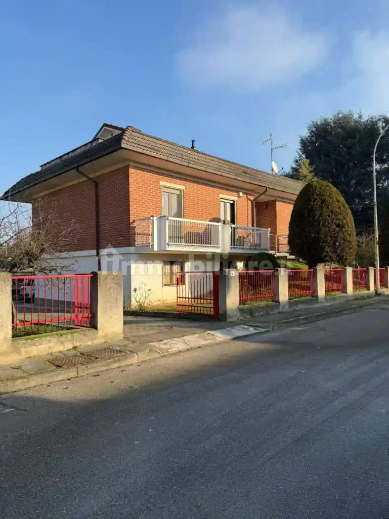Villa in vendita a Travacò Siccomario