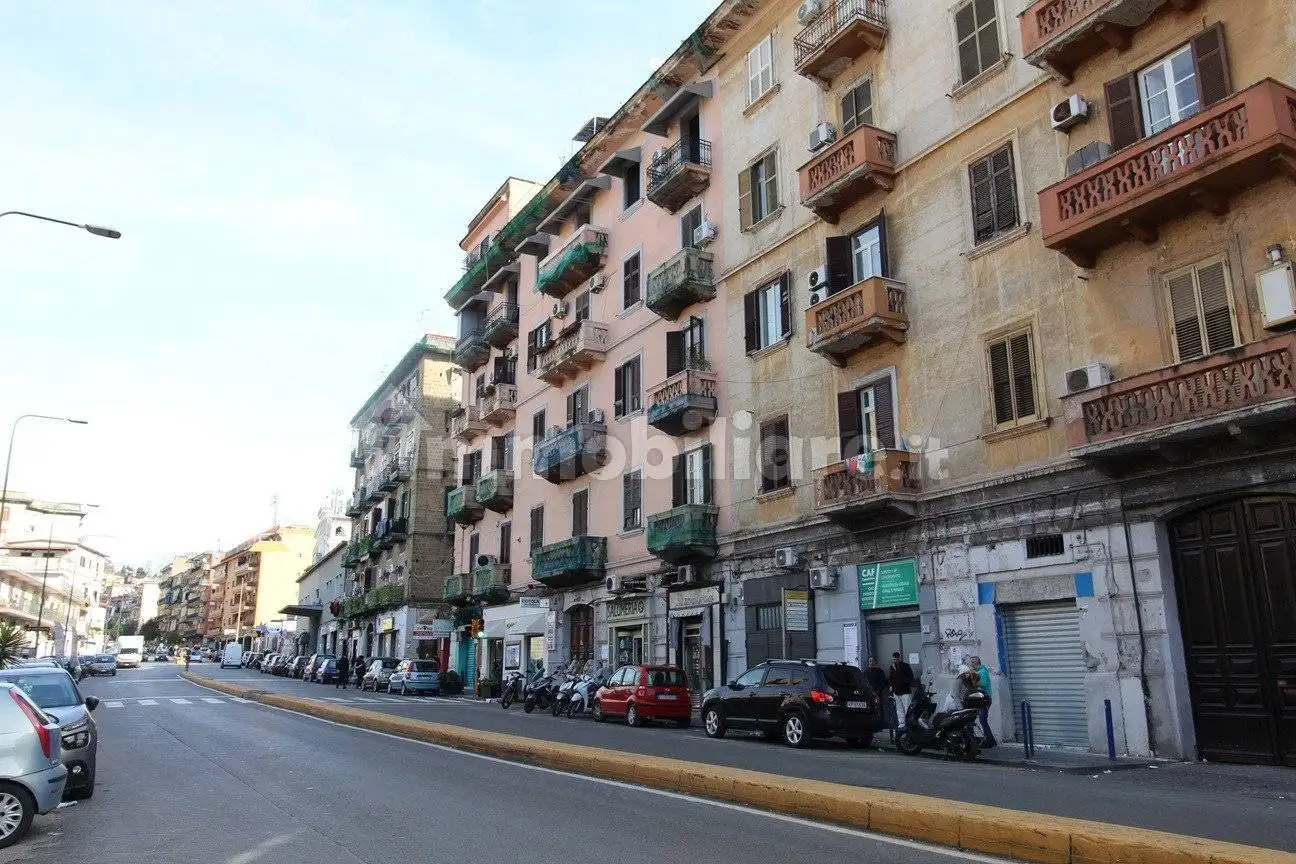 Appartamento in vendita a Napoli
