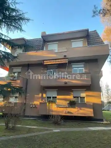 Appartamento in vendita a Gorla Minore