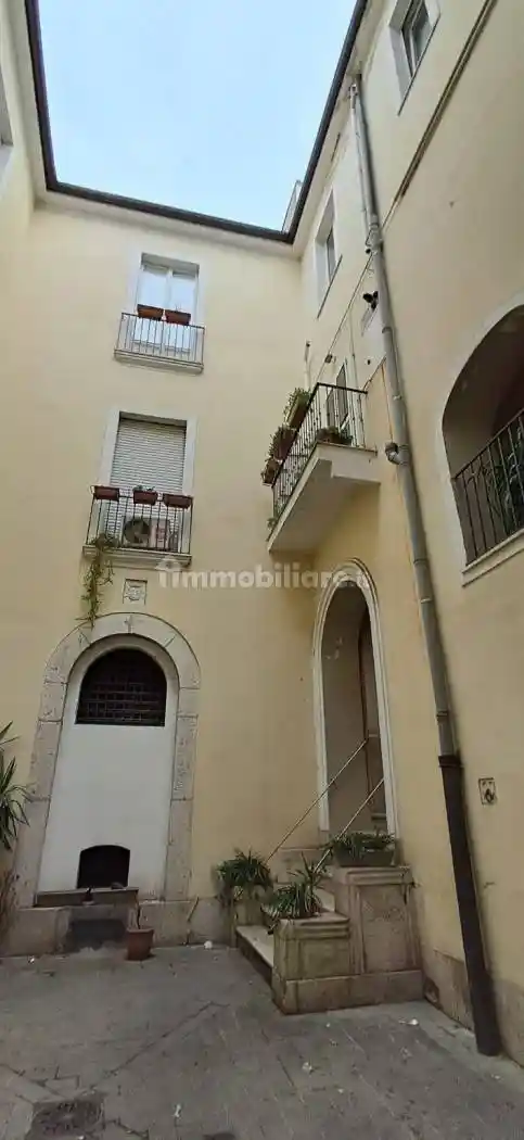 Quadrilocale via Gaetano Rummo 11, Centro Storico, Benevento - foto 4