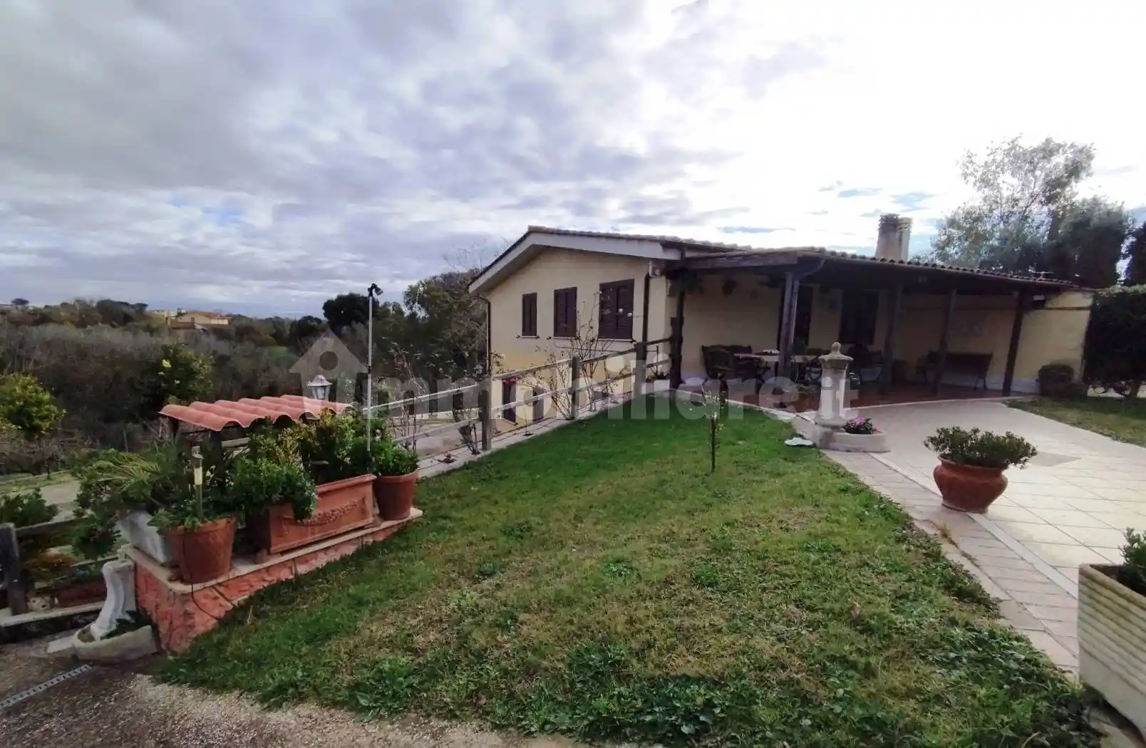 Villa in vendita a Aprilia