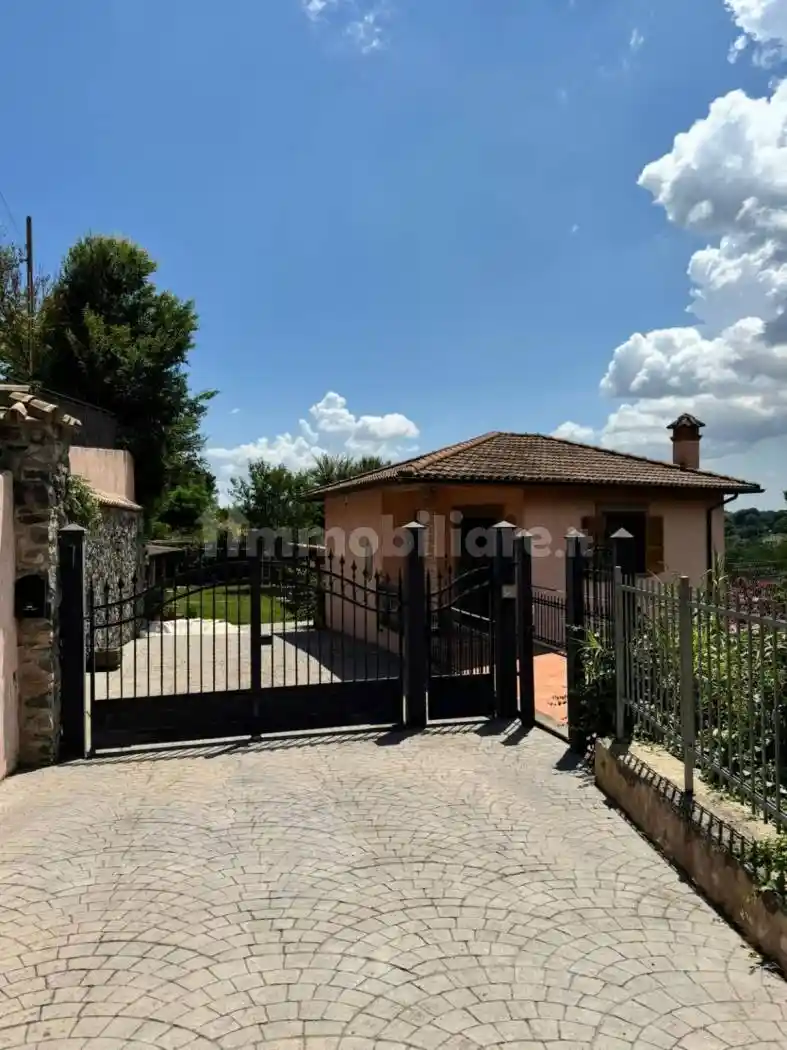 Villa in affitto a Bracciano