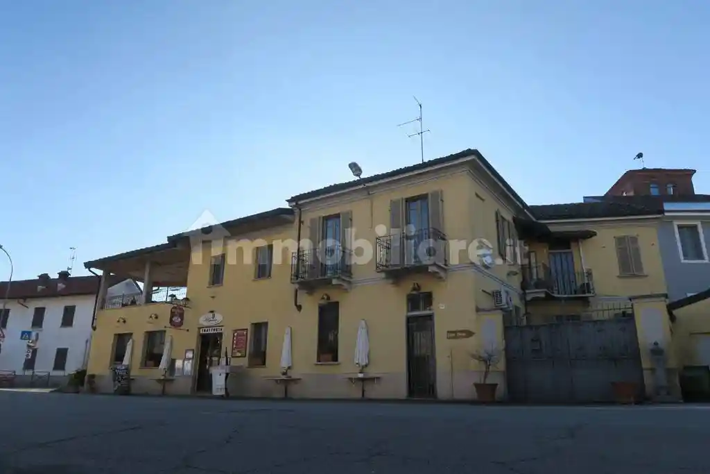 Palazzo - Edificio in vendita a Tornaco