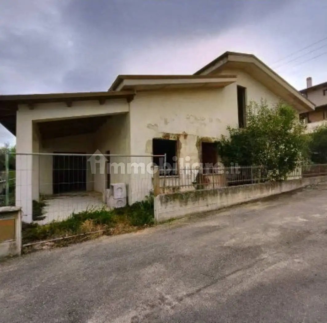 Villa in vendita a Pianella