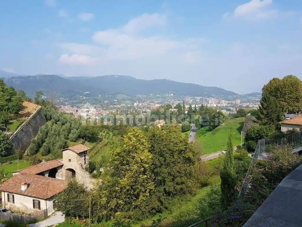 Villa in vendita a Villa d'Almè