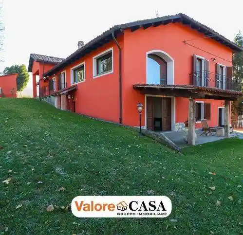 Villa in vendita a Mombaldone