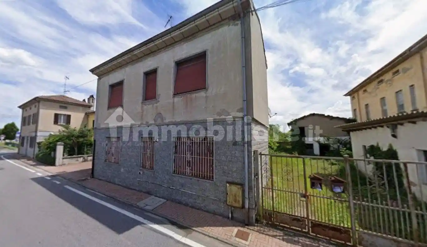 Casa indipendente in vendita a Robecco Pavese