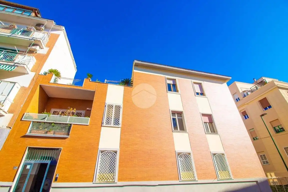 Appartamento in vendita a Napoli