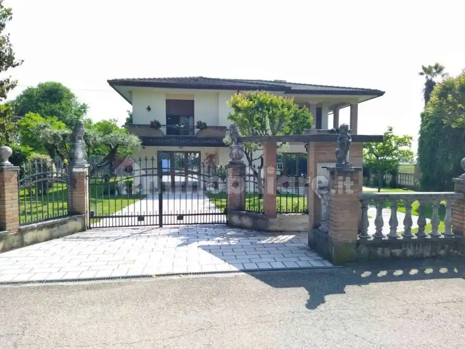 Villa in vendita a San Zenone degli Ezzelini