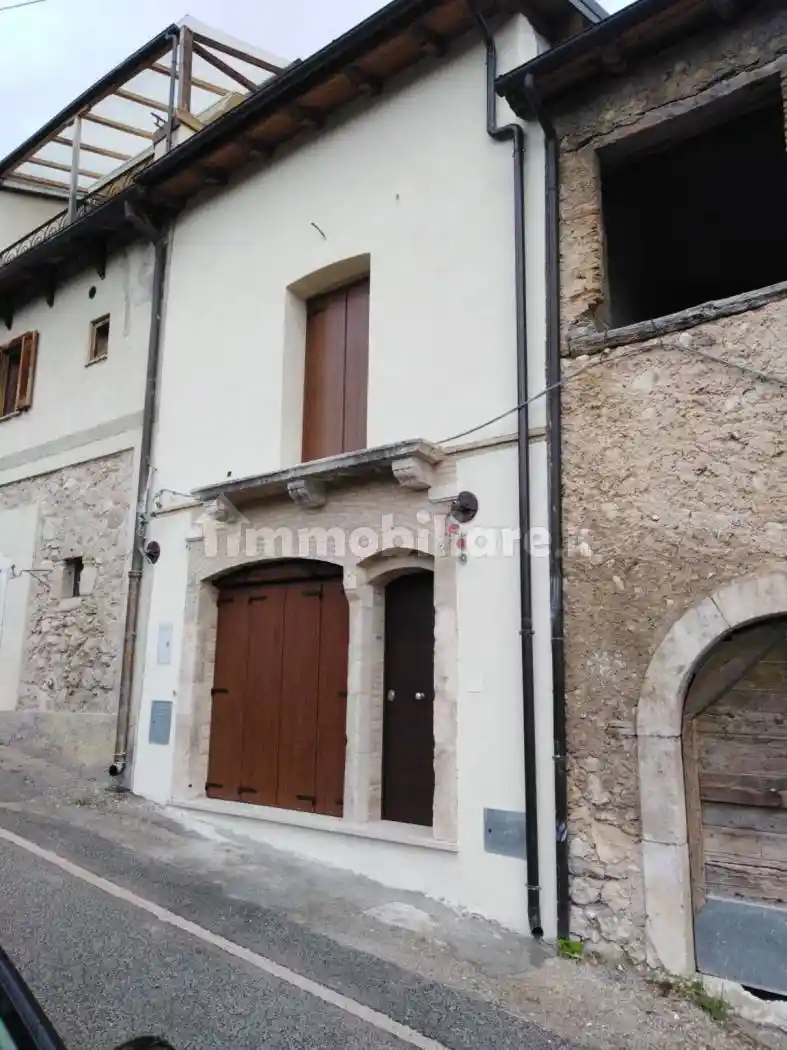 Terratetto unifamiliare via Fonte Rio 40, Antrosano, Avezzano - foto 2