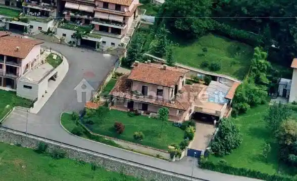 Villa in vendita a San Giovanni Bianco