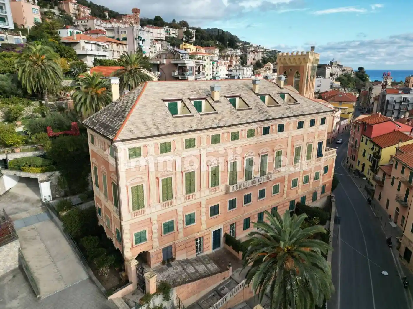 Appartamento in vendita a Finale Ligure