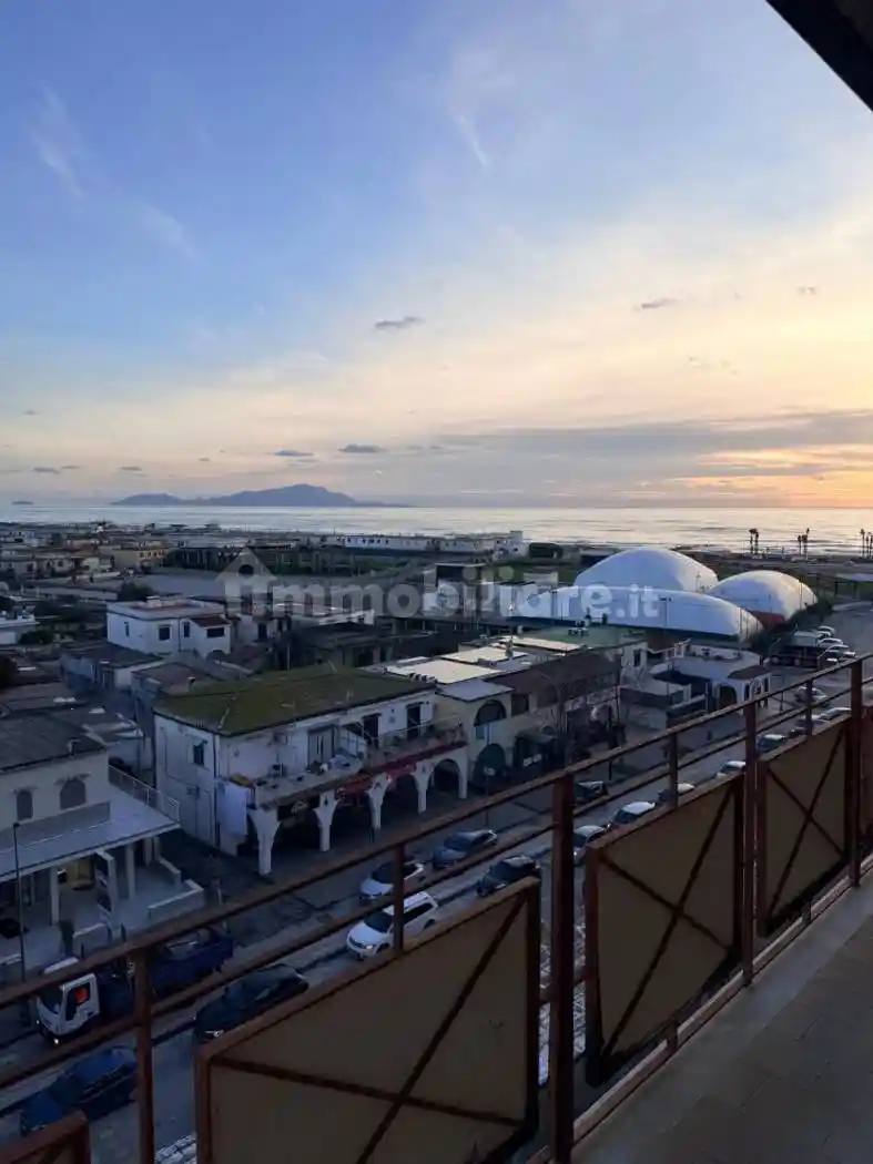 Appartamento in vendita a Castel Volturno