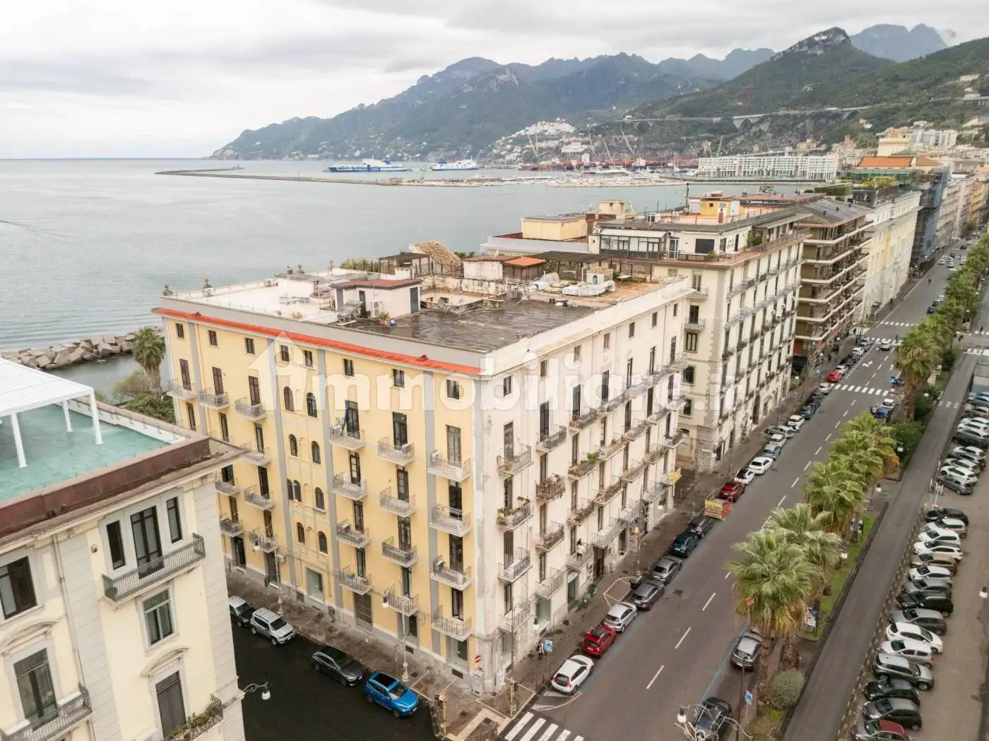 Appartamento in vendita a Salerno