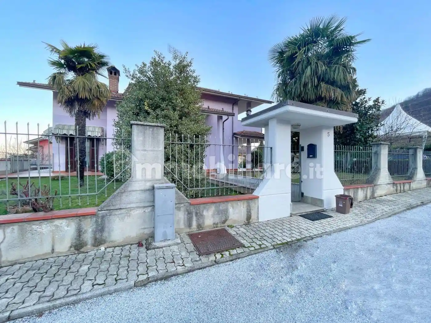 Villa in vendita a Borgo San Dalmazzo