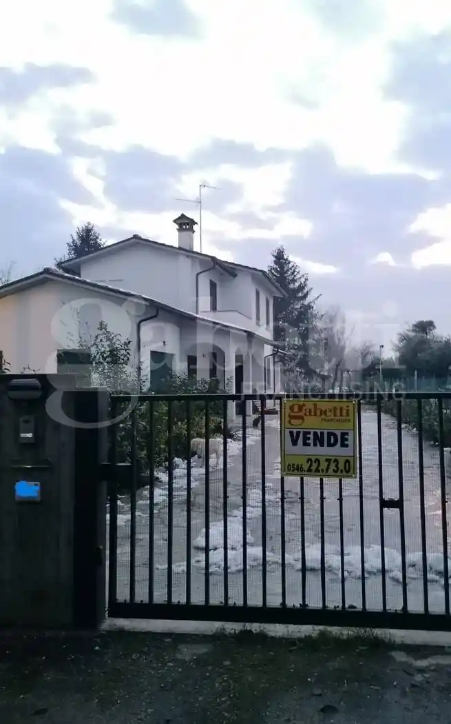 Casa indipendente in vendita a Faenza