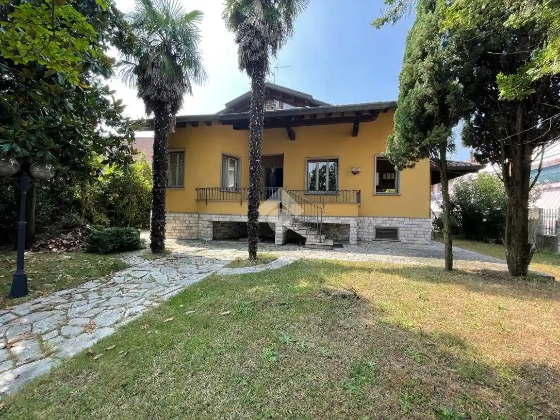 Villa in vendita a Arconate