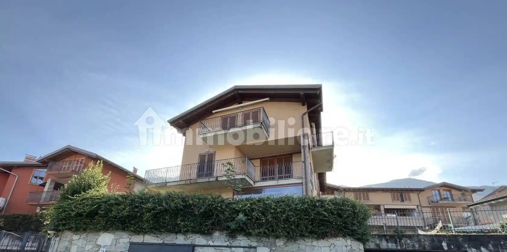 Appartamento in affitto a Colico