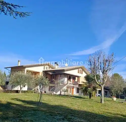 Casa indipendente in vendita a Urbino