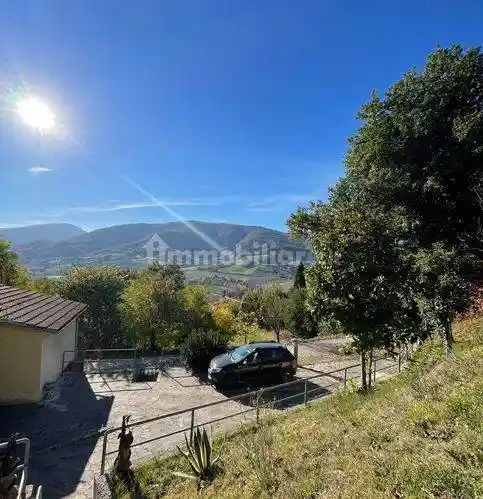 Rustico - Casale in vendita a Urbino