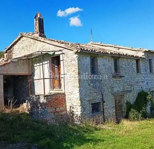 Rustico - Casale in vendita a Fossombrone