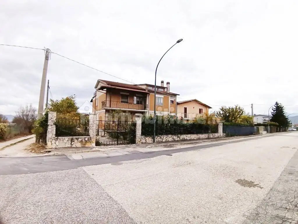 Casa indipendente in vendita a Avezzano