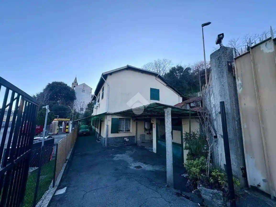 Casa indipendente in vendita a Genova