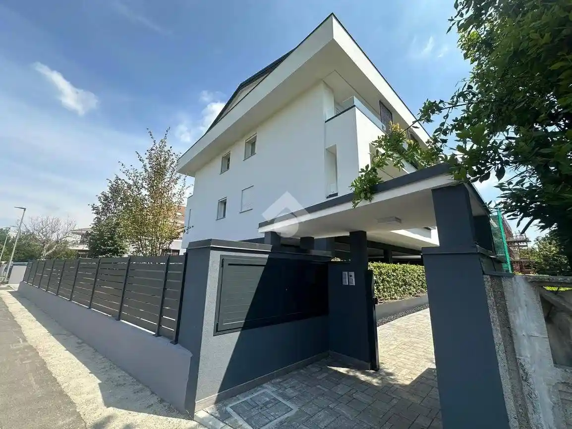 Appartamento in vendita a Seregno