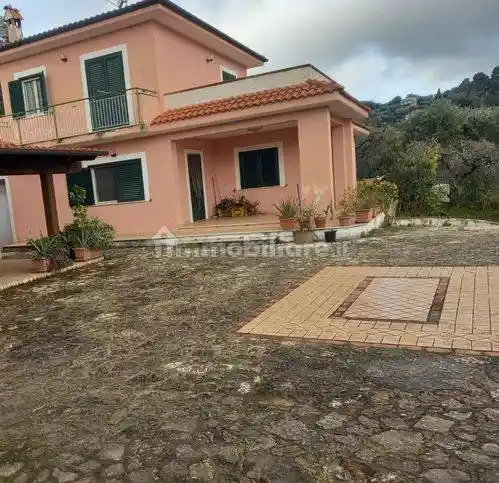 Villa in vendita a Itri
