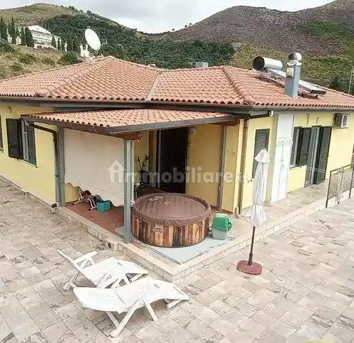 Villa in vendita a Gaeta