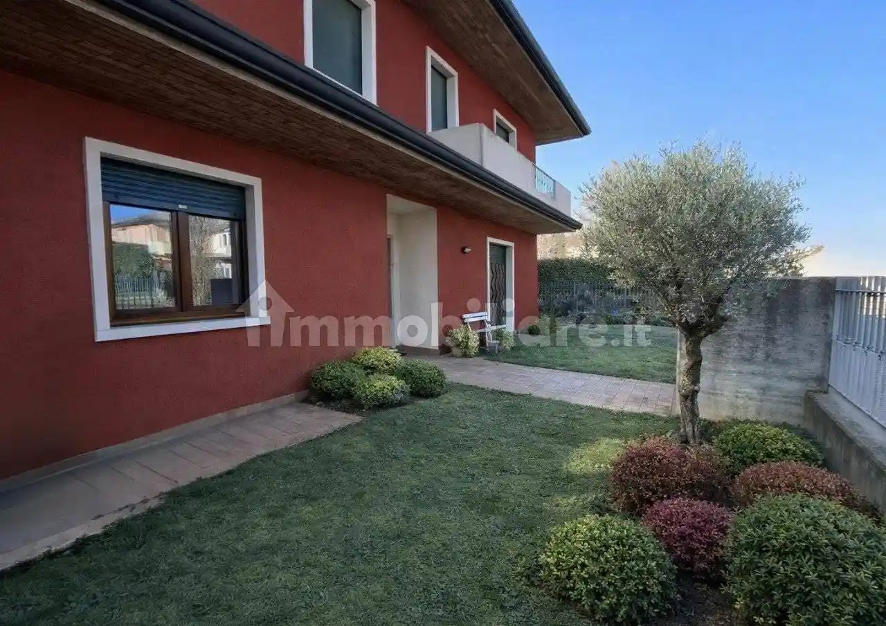 Appartamento in vendita a Villafranca di Verona