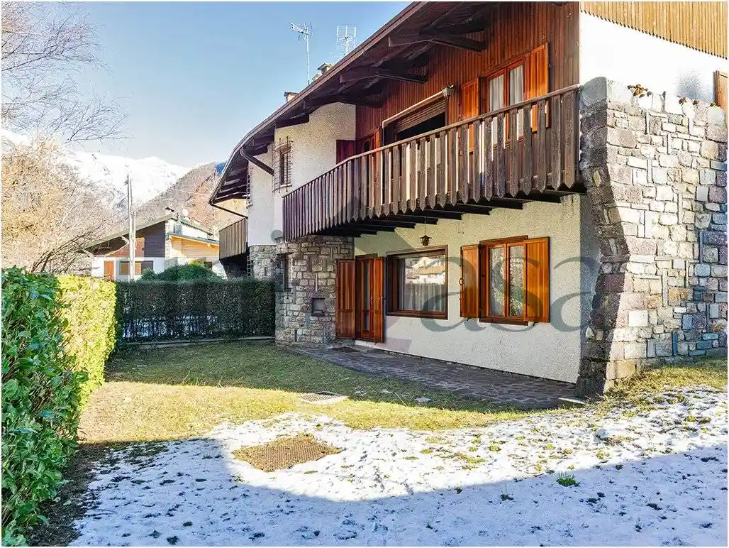 Villa in vendita a Casargo