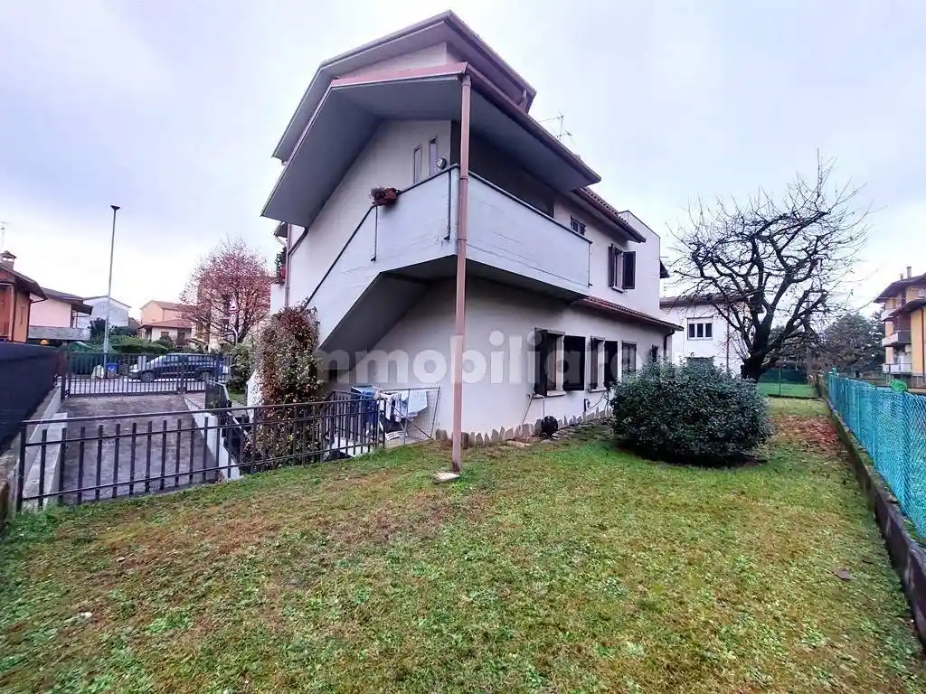 Villa in vendita a Bergamo