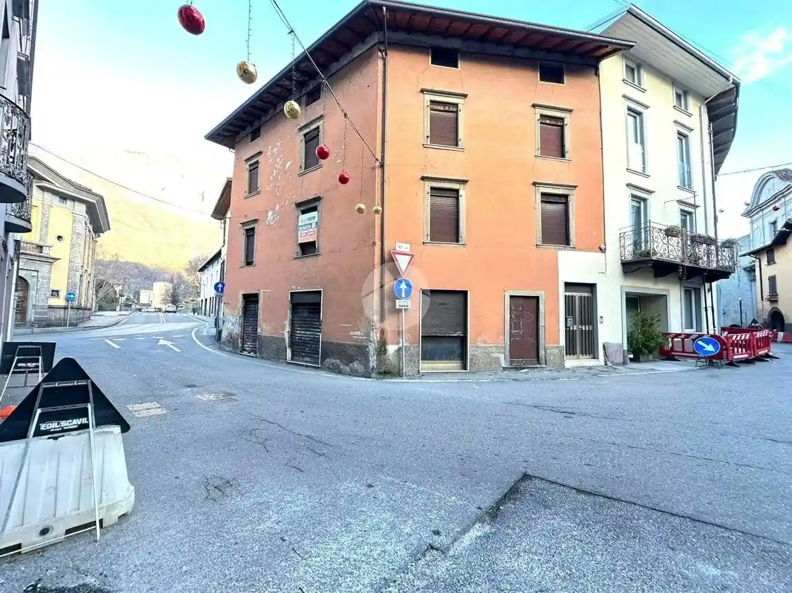 Casa indipendente in vendita a Darfo Boario Terme
