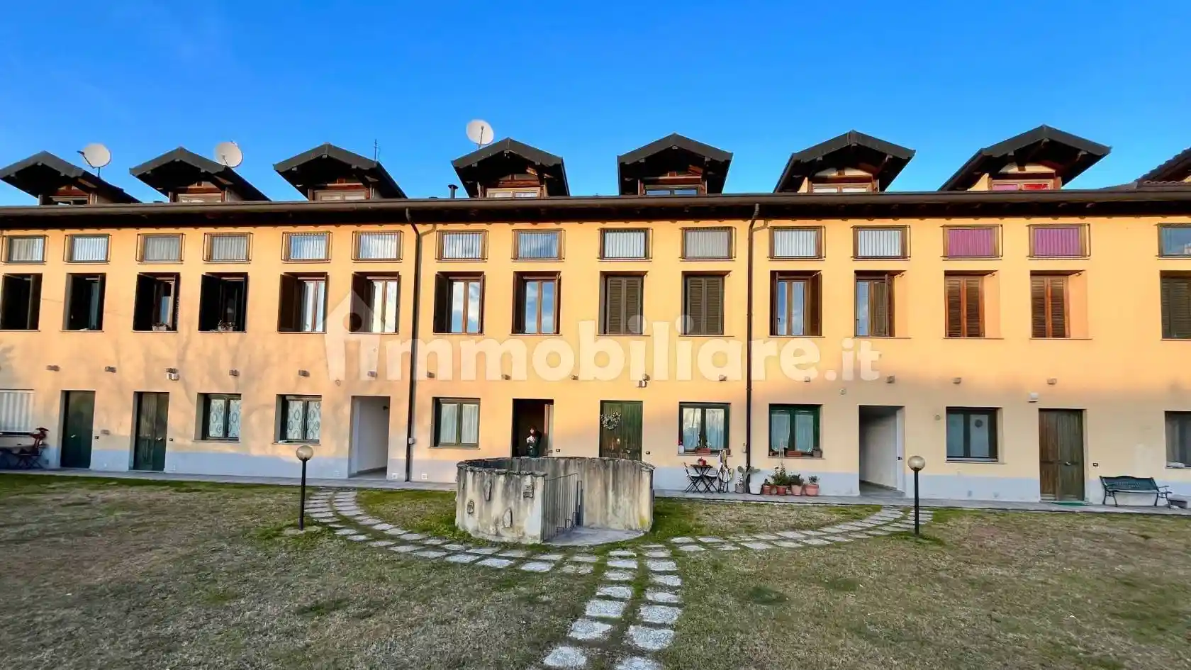 Appartamento in vendita a Luvinate