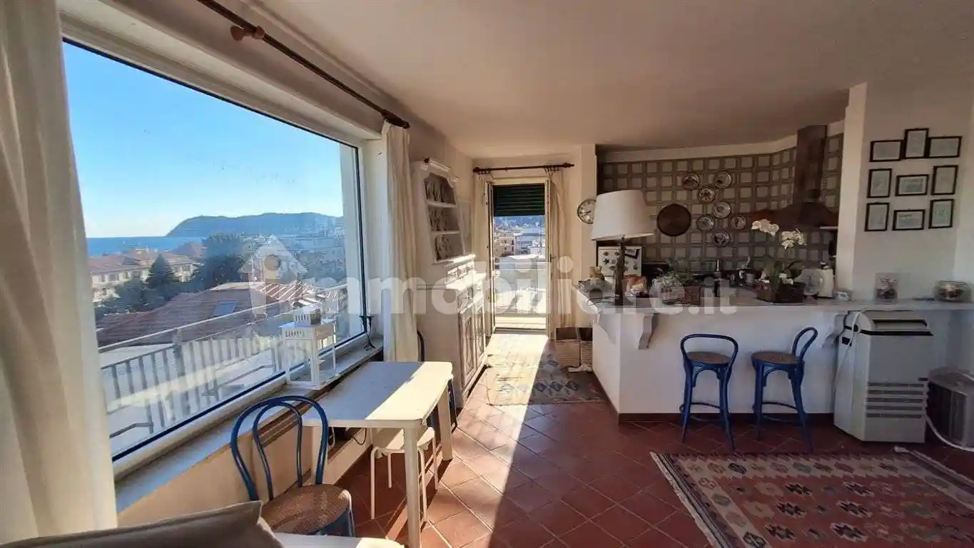 Appartamento in vendita a Alassio