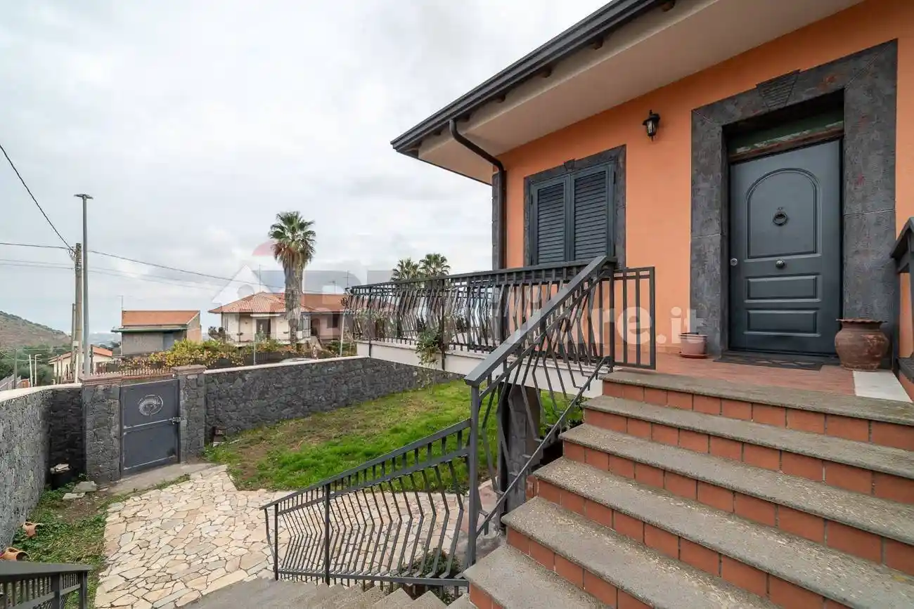 Villa in vendita a Trecastagni